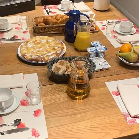 Le Saint-hilaire Bed and Breakfast 4*